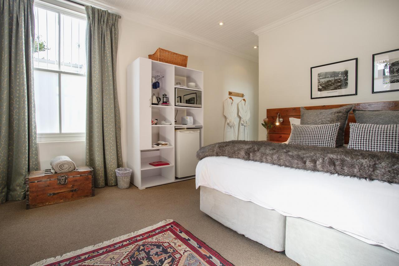 22 Die Laan Guest House สเตลเลนบอช ภายนอก รูปภาพ